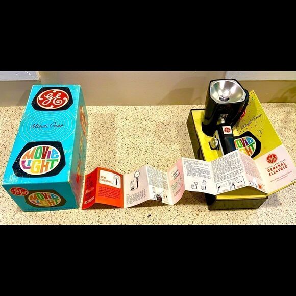 VTG GE Mardi Gras Movie Light Works NOS with bulb - Picture 1 of 16